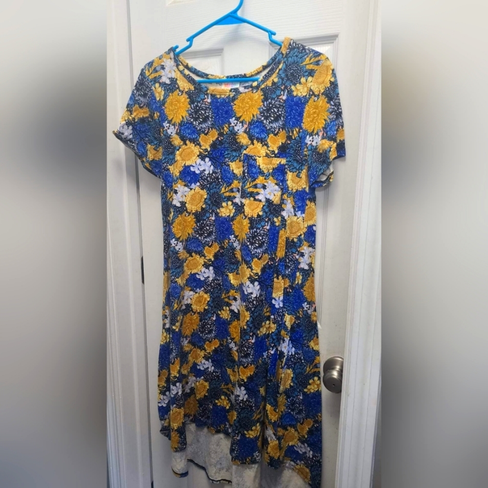 Carly lularoe